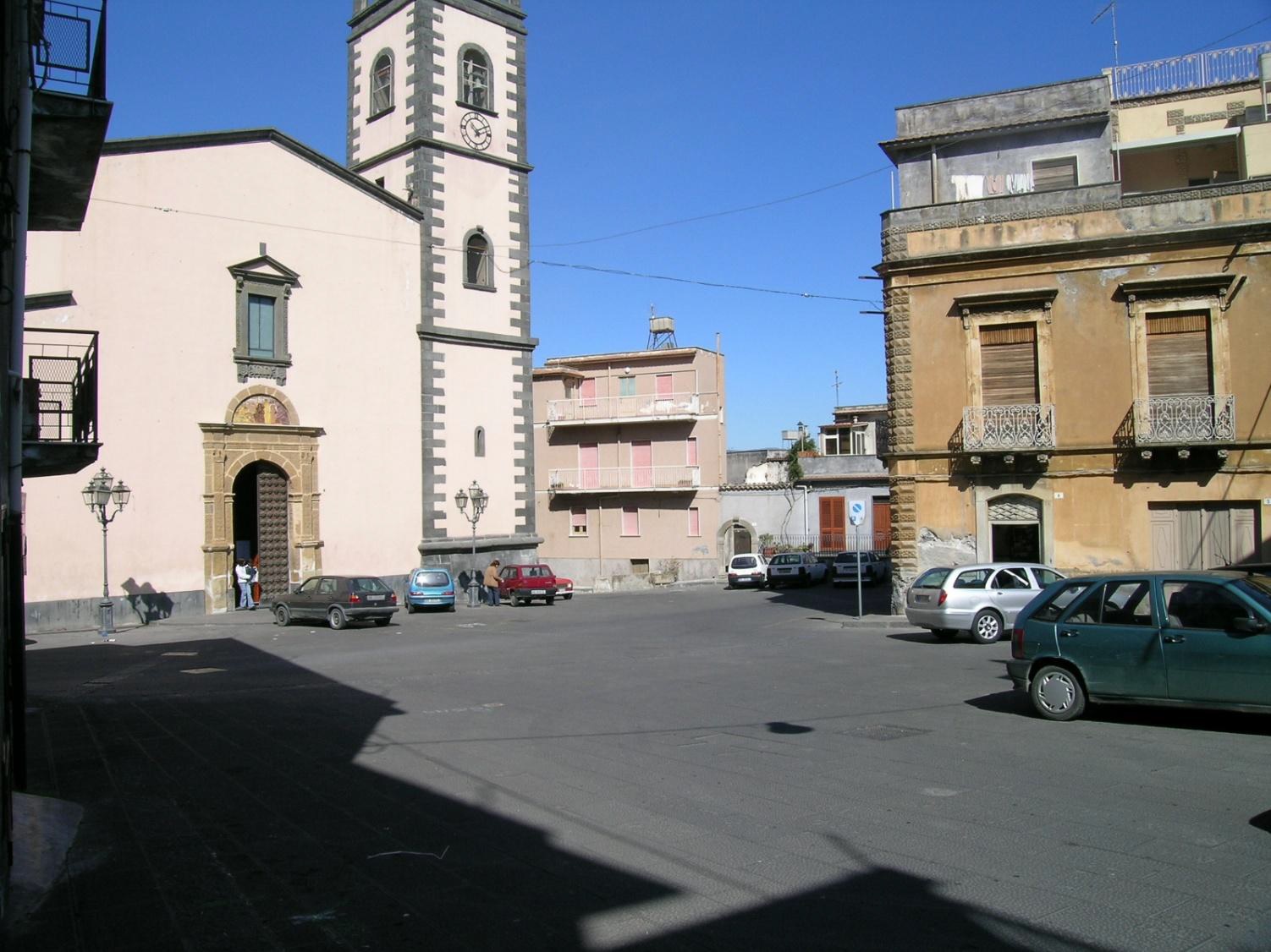 Piazza-Gaggini-area-di-sosta-11