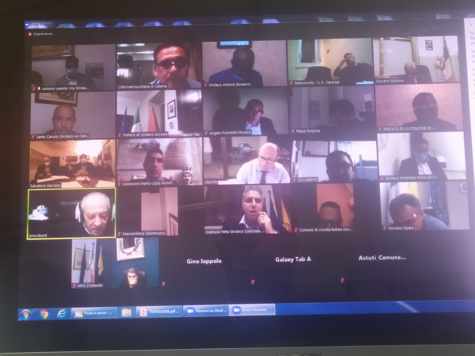 LA-RIUNIONE-IN-VIDEOCONFERENZA-CON-I-SINDACI