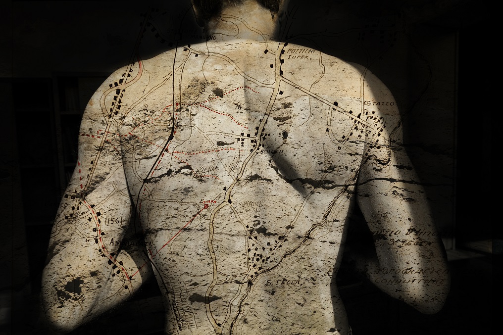 Carmen CARDILLO, Corrispondenze 1915-2025, stampa giclee, 70x100 cm (particolare istallazione 80x300 cm)_