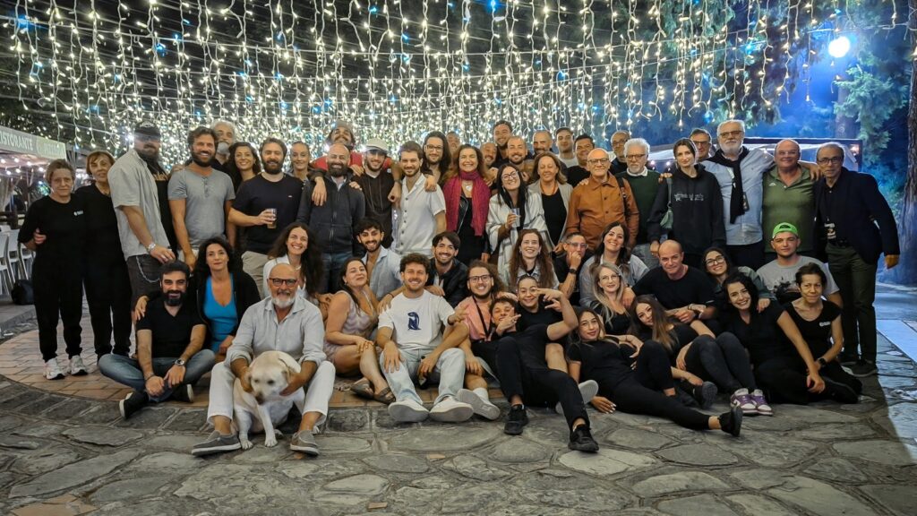 e - Una foto del gruppo di lavoro che ha dato vita all'Odissea 2025