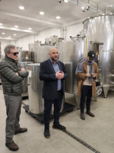 Domenico Costa presenta la sua cantina di produzione