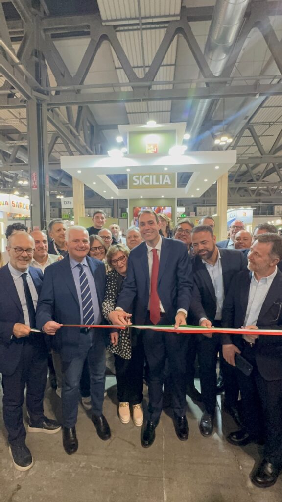 Sammartino inaugura il padiglione della Sicilia al Tutto food